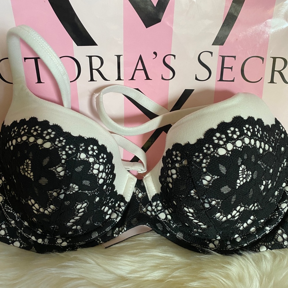 NWOT VS Body By Victoria White with black